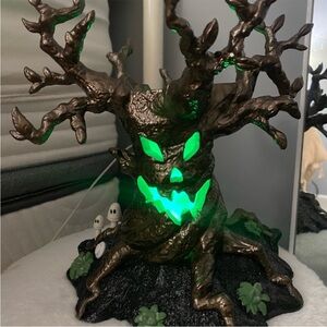 Bath and Body Works Haunted Tree Light Up 3-Wick Candle Holder